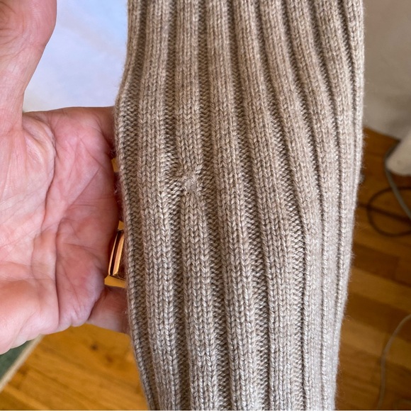 Pure cashmere XS Club Monaco sweater tan. - Picture 8 of 8